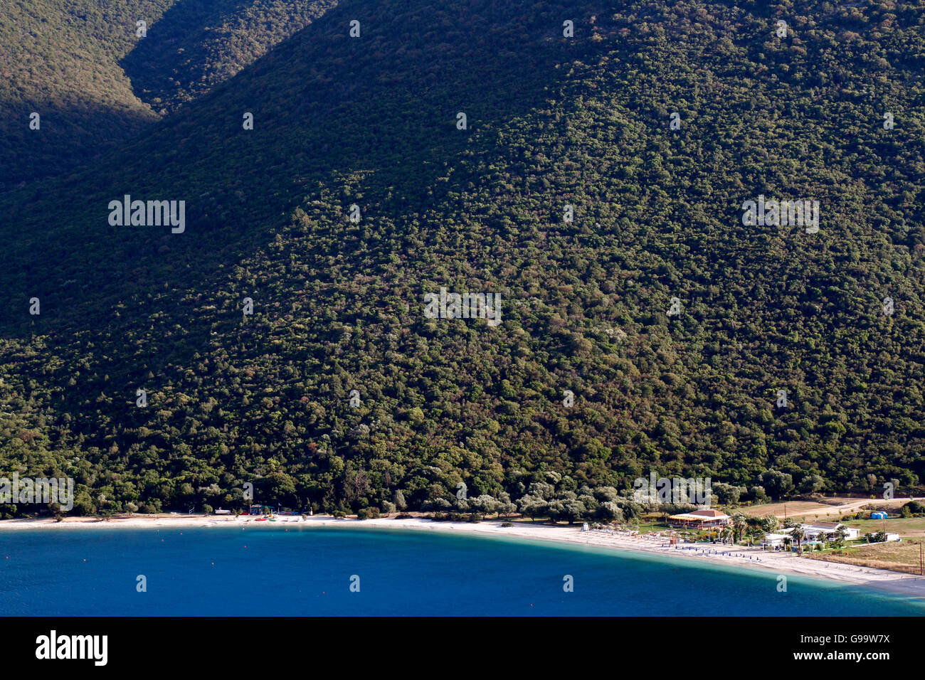 Mirtos Strand und schönen Hintergrund. Stockfoto