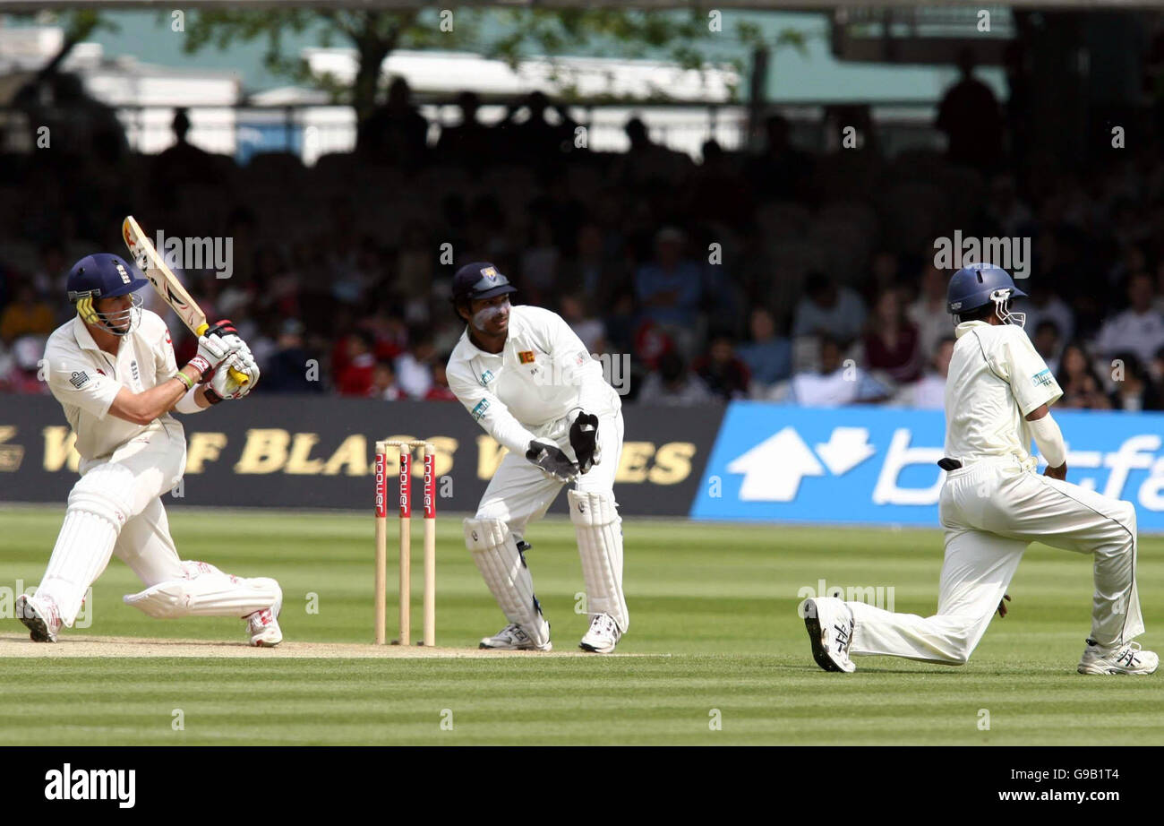 Englands Kevin Pietersen in Aktion während des zweiten Tages der ersten Npower Testspiel gegen Sri Lanka auf des Herrn Cricket ground, London. Stockfoto