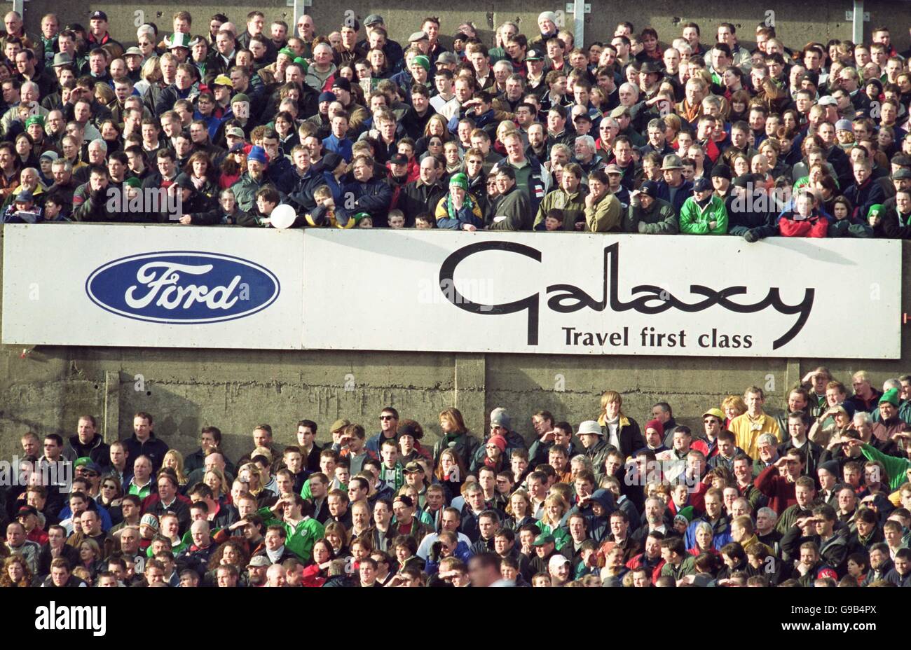 Rugby Union - Lloyds TSB Six Nations Championship - Irland / Italien. Ford Galaxy Werbetafel Stockfoto