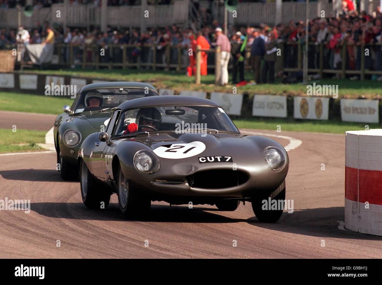 Motorsport - Goodwood Revivalist Meeting - die RAC TT-Veranstaltung. Ein Jaguar E-TYPE 1961 „l/Drag“ Coupé Stockfoto