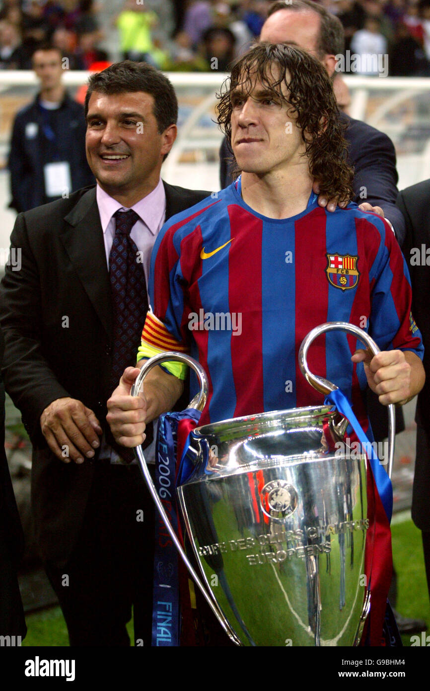 Barcelona Kapitän Carles Puyol und Club-Präsident Joan Laporta feiern Mit der UEFA Champions League Trophy Stockfoto