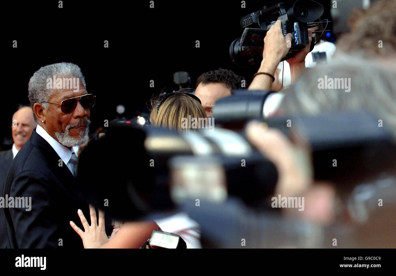 Schauspieler Morgan Freeman kommt bei den Laureus World Sports Awards 2006 im Parc del Forum, Barcelona, Spanien. Stockfoto
