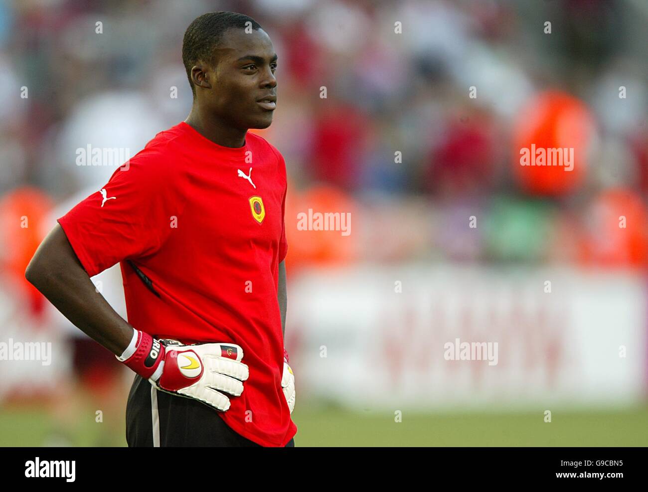Fußball - FIFA Fußball-Weltmeisterschaft Deutschland 2006 - Gruppe D - Angola gegen Portugal - RheinEnergieStadion. Hipolito Mario, angolanischer Torwart Stockfoto
