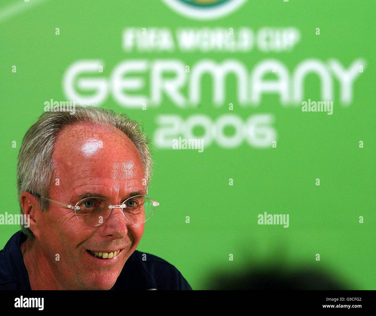 Englands Trainer Sven-Goran Eriksson bei einer Pressekonferenz im FIFA World Cup Stadium, Köln, Deutschland. Stockfoto