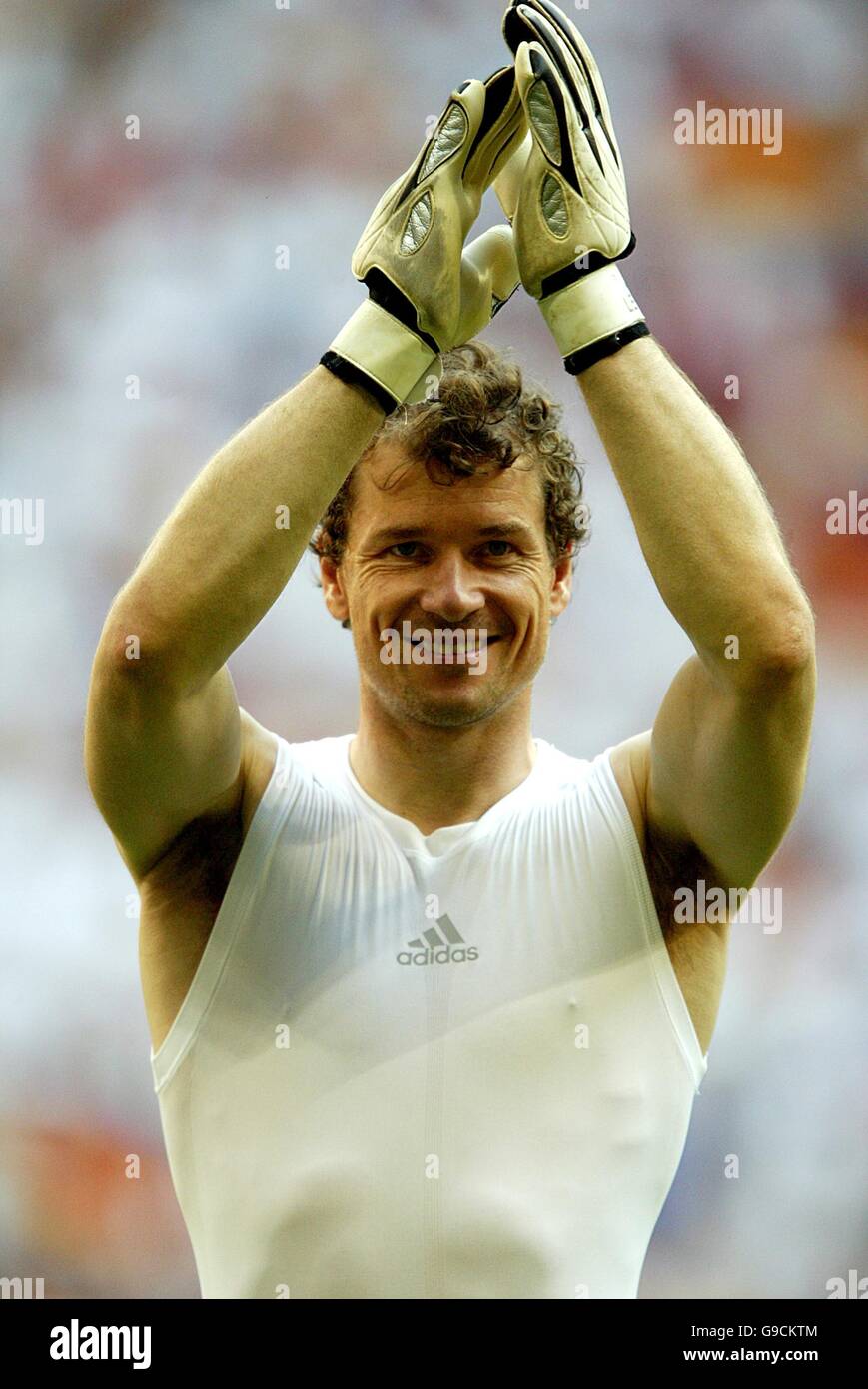 Fußball - FIFA Fußball-Weltmeisterschaft 2006 Deutschland - zweite Runde - Deutschland gegen Schweden - Allianz Arena. Der deutsche Torhüter Jens Lehmann lächelt über den Schlusspfiff Stockfoto