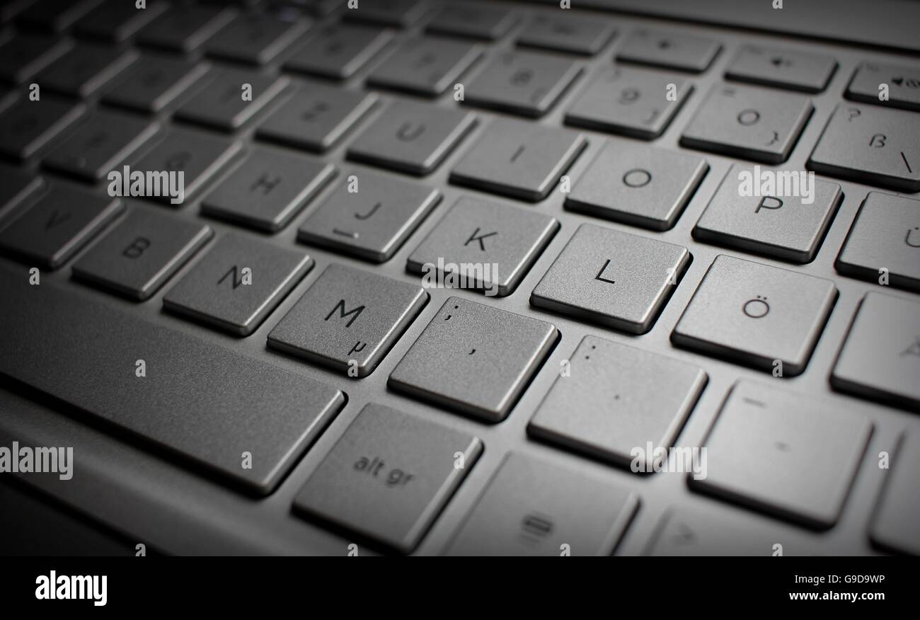 Neusilber-Notebook-QWERTZ-Tastatur. Stockfoto