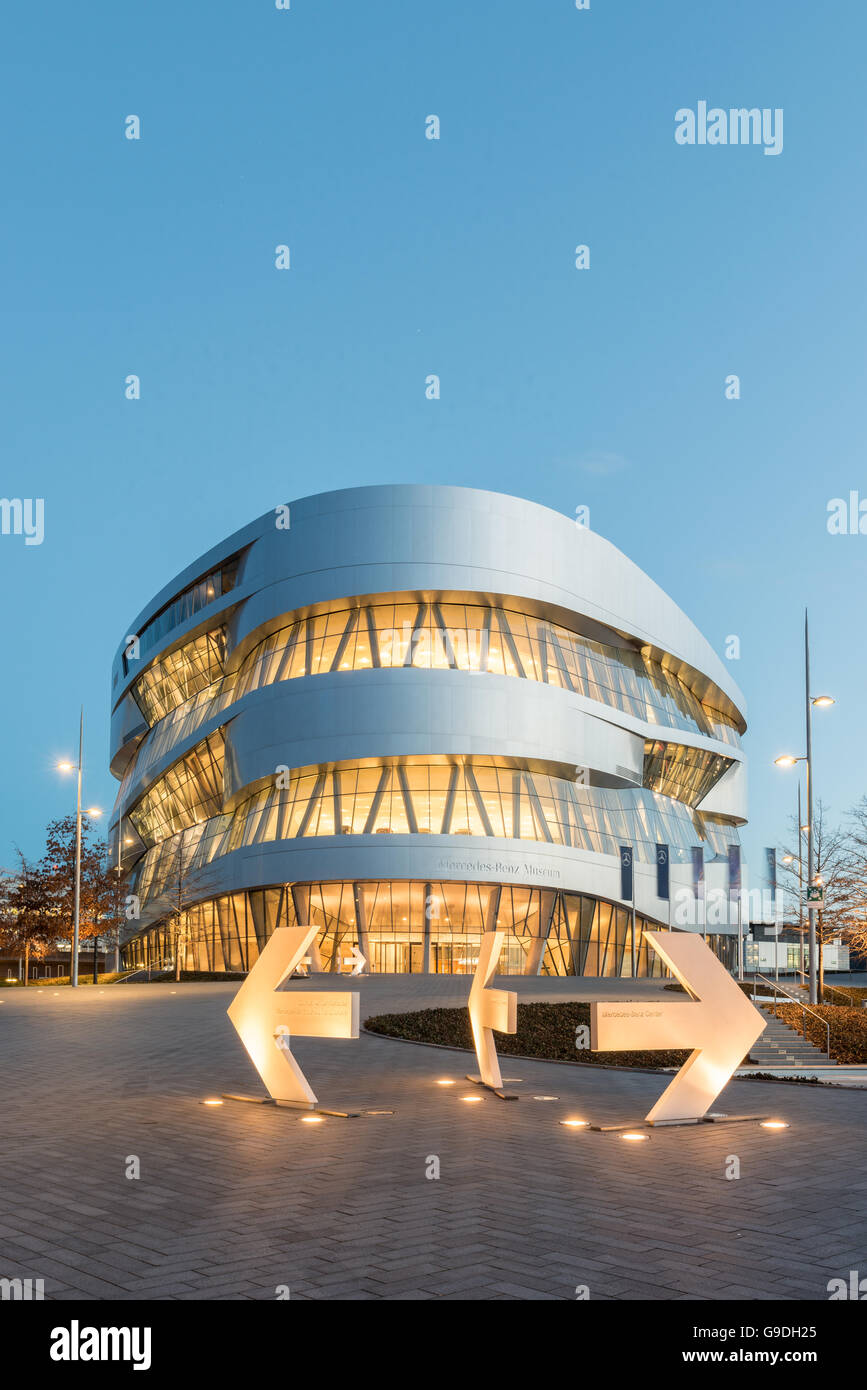 Mercedes-Benz Museum Stuttgart Stockfoto