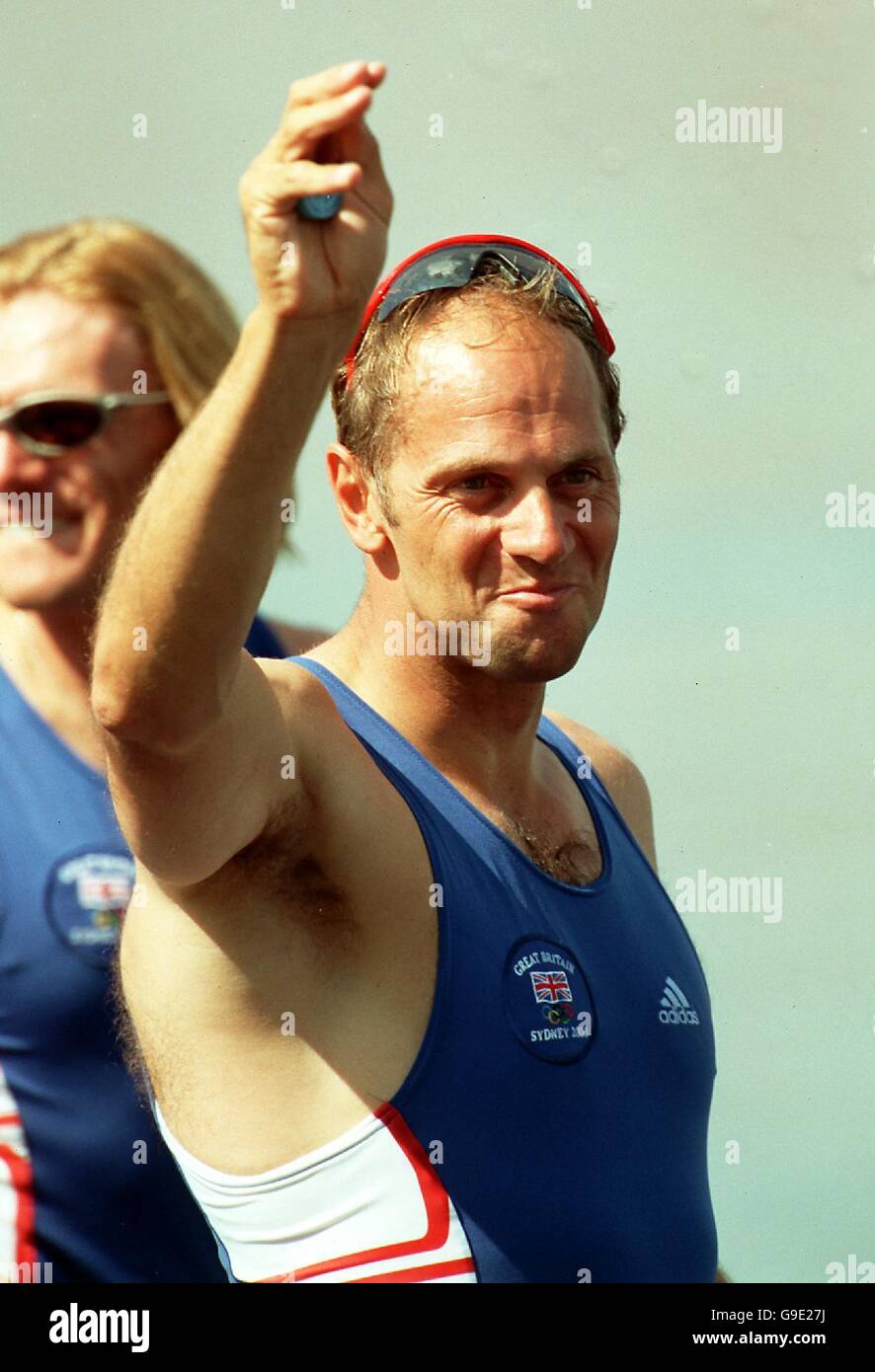 Olympische Spiele 2000 in Sydney - Rudern - Vierer ohne Raufschaber für Männer - Finale. Der britische Steve Redgrave lächelt, nachdem er sein fünftes Gold in seiner Karriere gewonnen hat Stockfoto