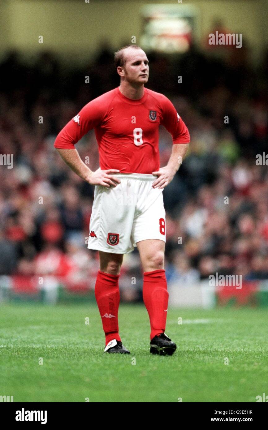 Fußball - WM 2002 Qualifikation - Gruppe fünf - Wales gegen Norwegen. John Hartson, Wales Stockfoto