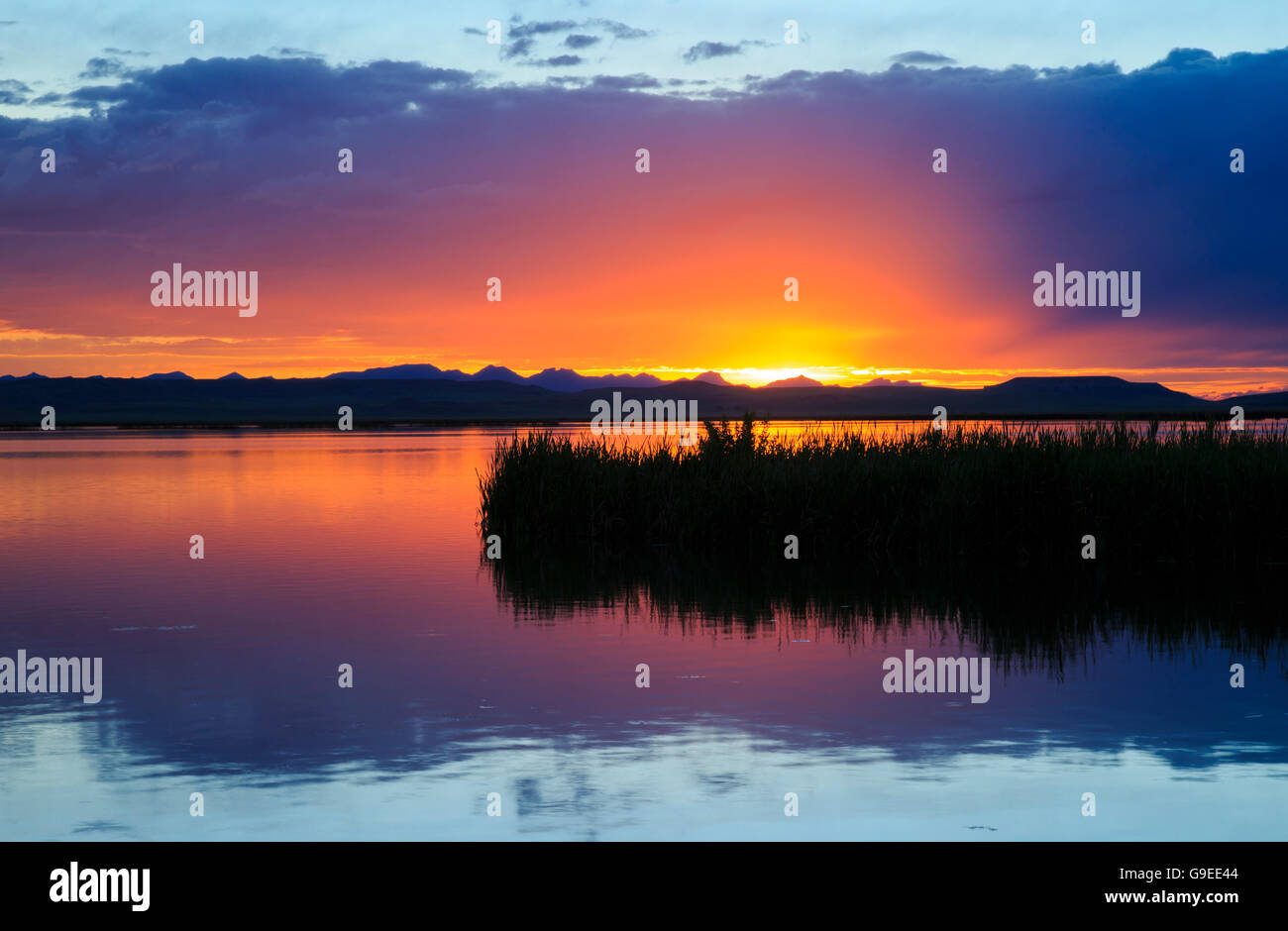 Sonnenuntergang über Freezeout-See in der Nähe von Fairfield, montana Stockfoto