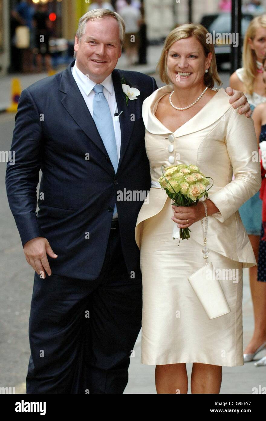 anji-hunter-und-adam-bolton-hochzeit-stockfotografie-alamy