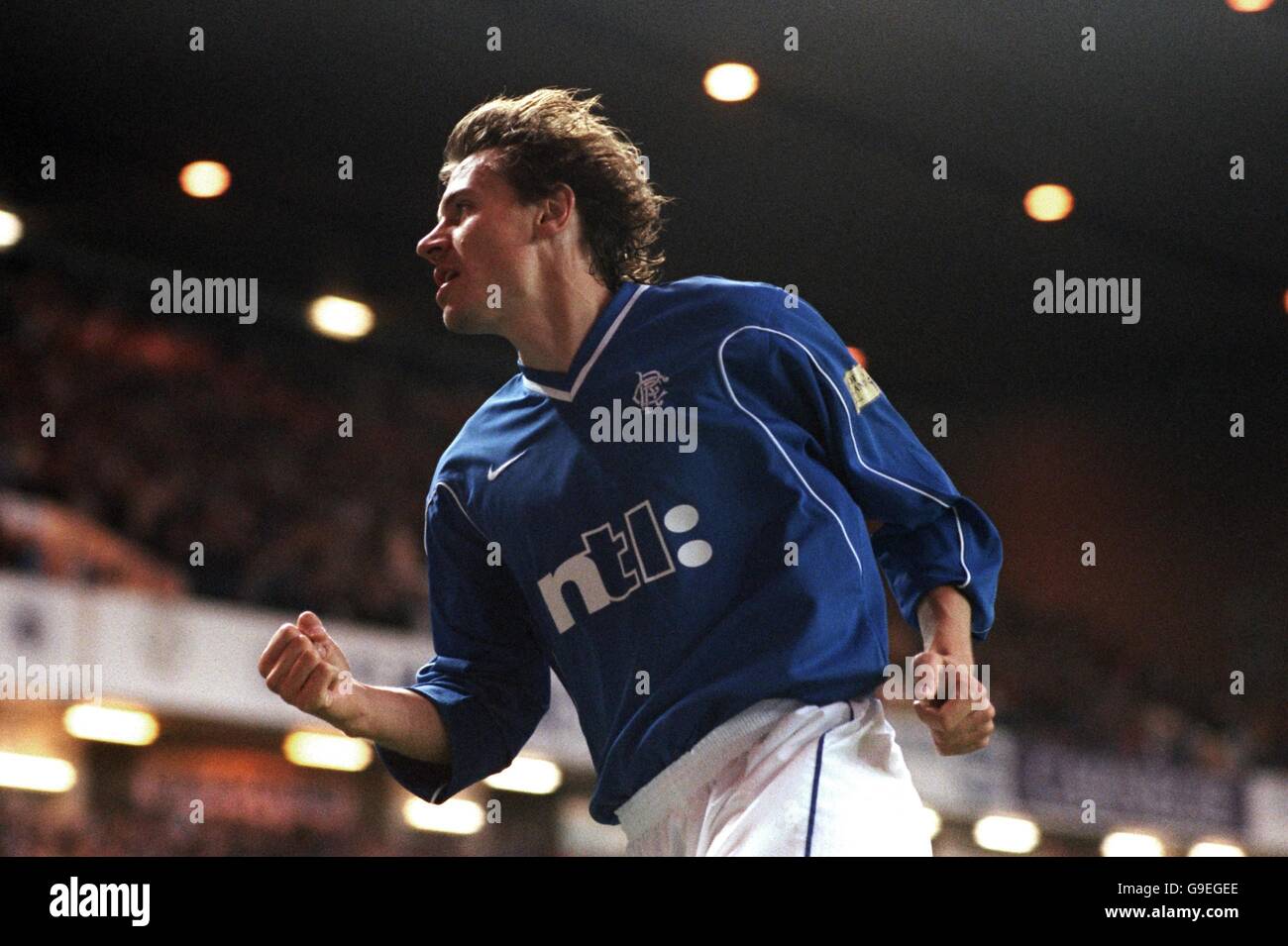 Fußball - Bank of Scotland Premier Division - Rangers / Dundee United. Andrei Kanchelskis der Rangers rollt mit der Faust weg, nachdem er seine Seite nach vorne gestellt hat Stockfoto