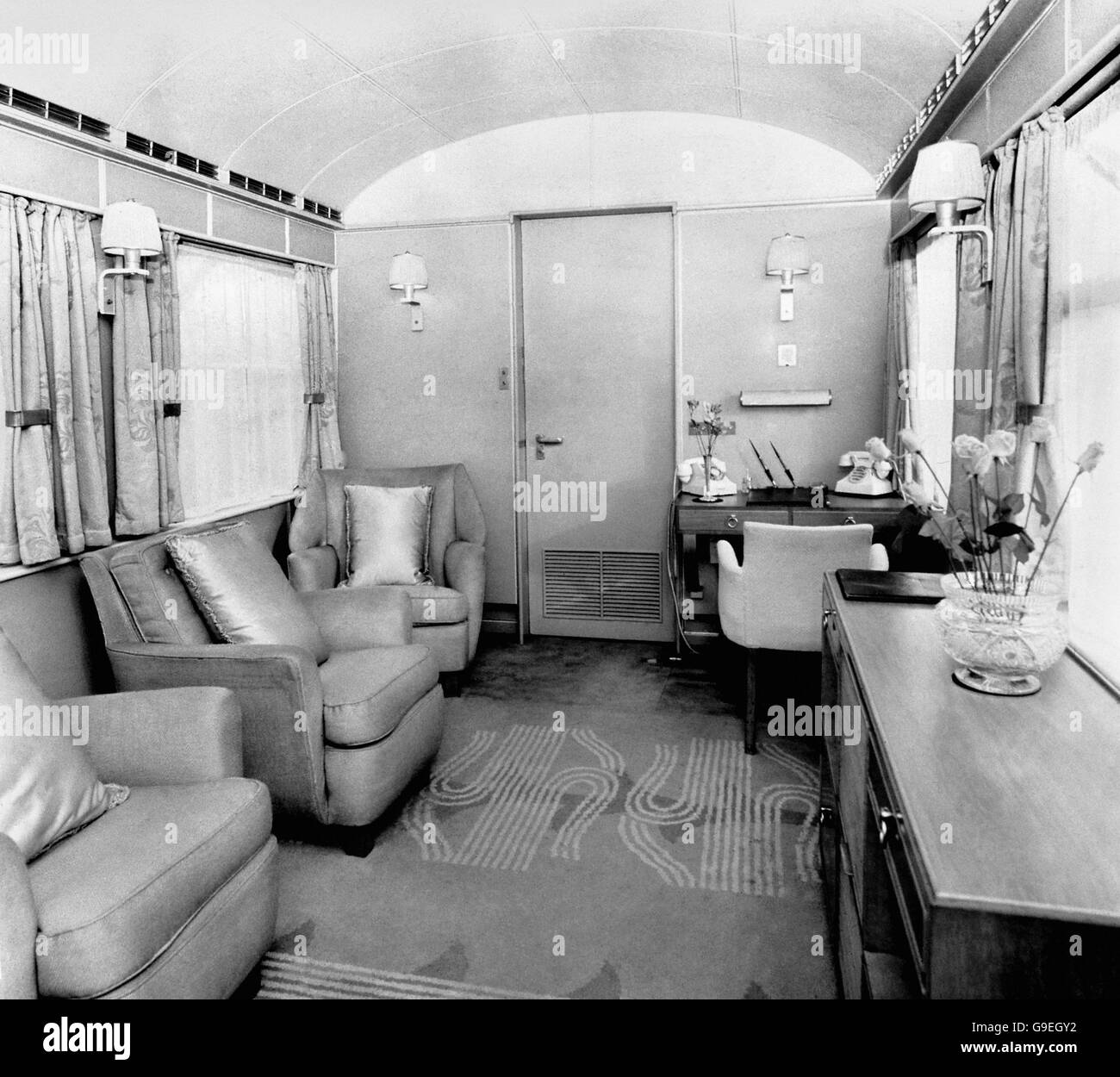 Royalty - The Royal Train - London - 1975. Der Salon der Königin an Bord des königlichen Zuges. Stockfoto