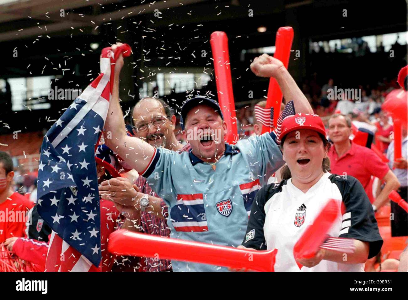 Fußball - WM-Qualifikation - Gruppe E - USA / Guatemala. US-Fans kommen hinter ihr Team Stockfoto