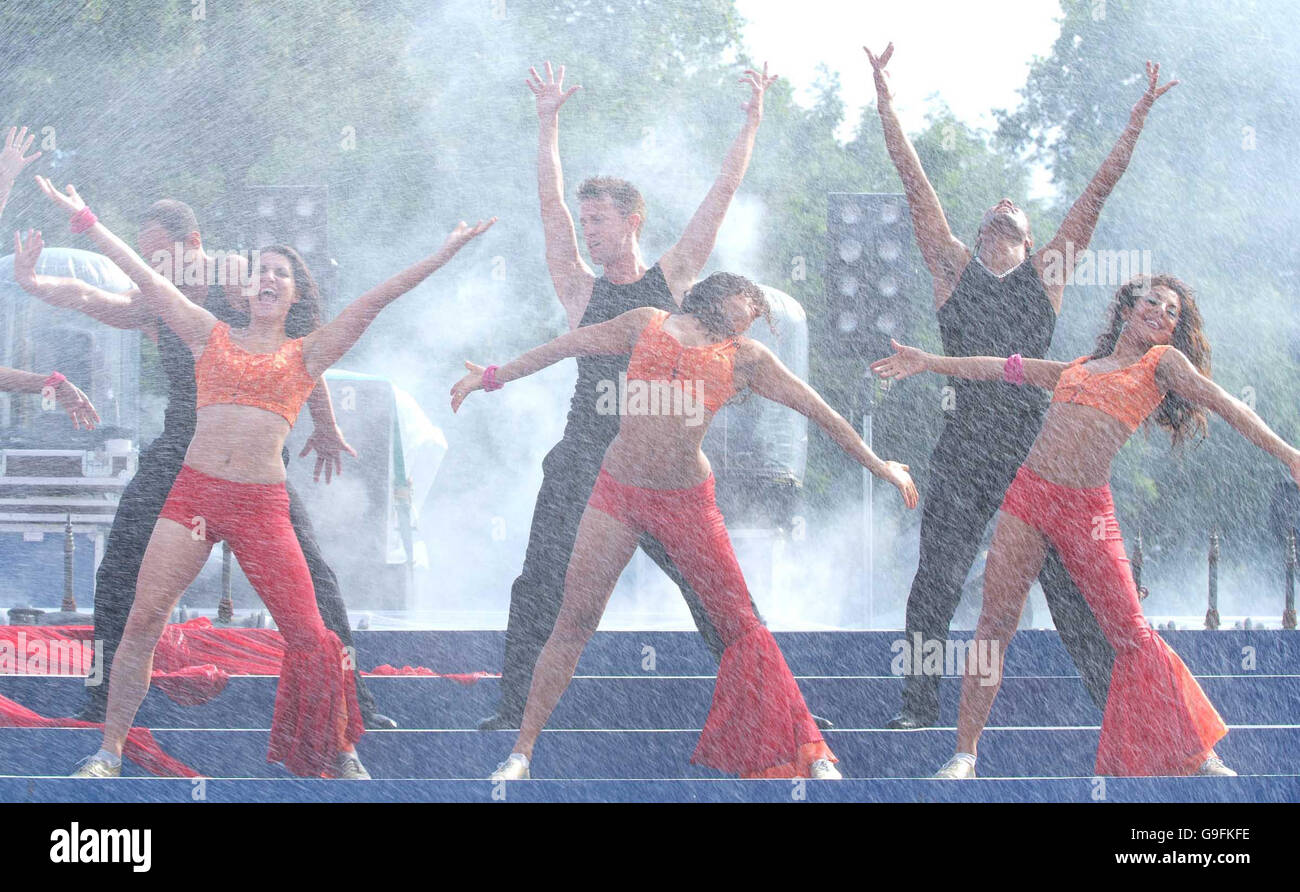 Bollywood Schritte 2006 London Mela in Gunnersbury Park, West London. Stockfoto