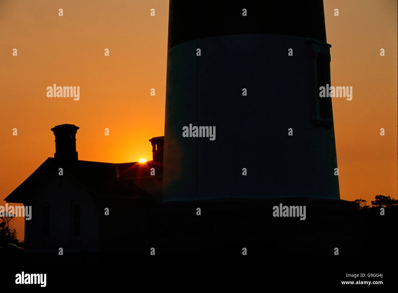 Sonnenuntergang am Leuchtturm Bodie Insel Stockfoto