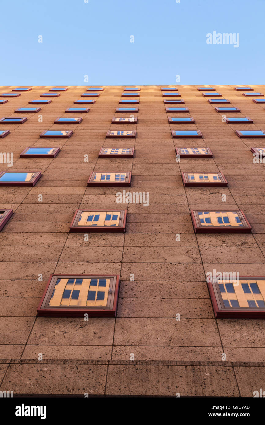Bank of American Gebäude Reflexionen in Windows von Bob Casey Federal Courthouse Gebäude auf der anderen Straßenseite - bei Sonnenuntergang Stockfoto