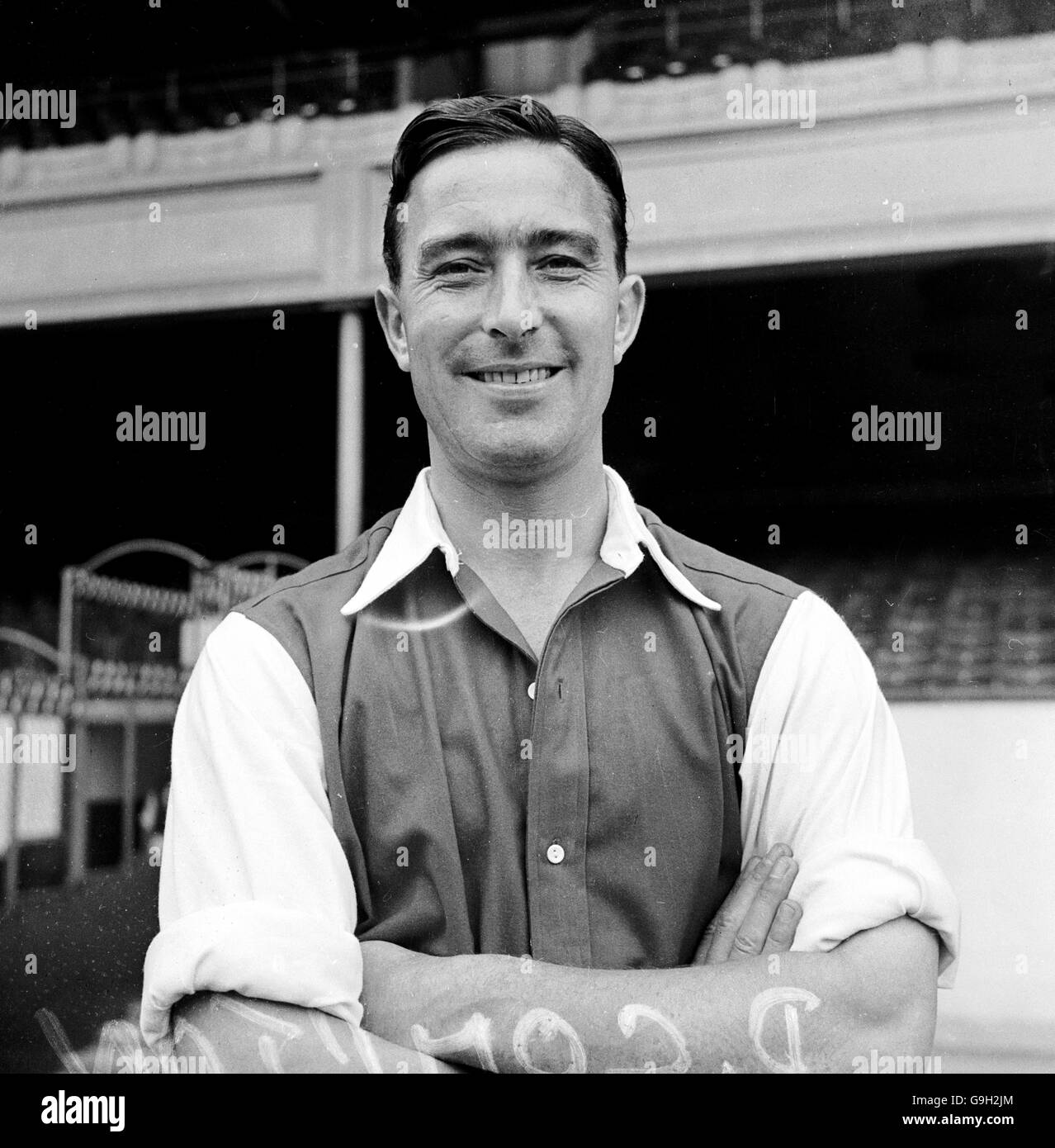 Fußball - Liga Division One - Arsenal / Aston Villa. Denis Compton, Arsenal Stockfoto