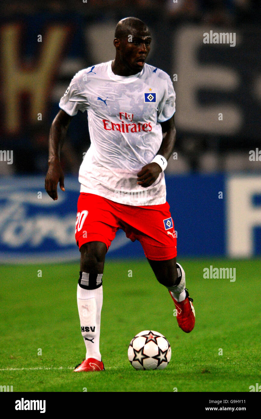 Fußball - UEFA Champions League - Gruppe G - Hamburg / Arsenal - AOL Arena. Guy Demel, Hamburg Stockfoto