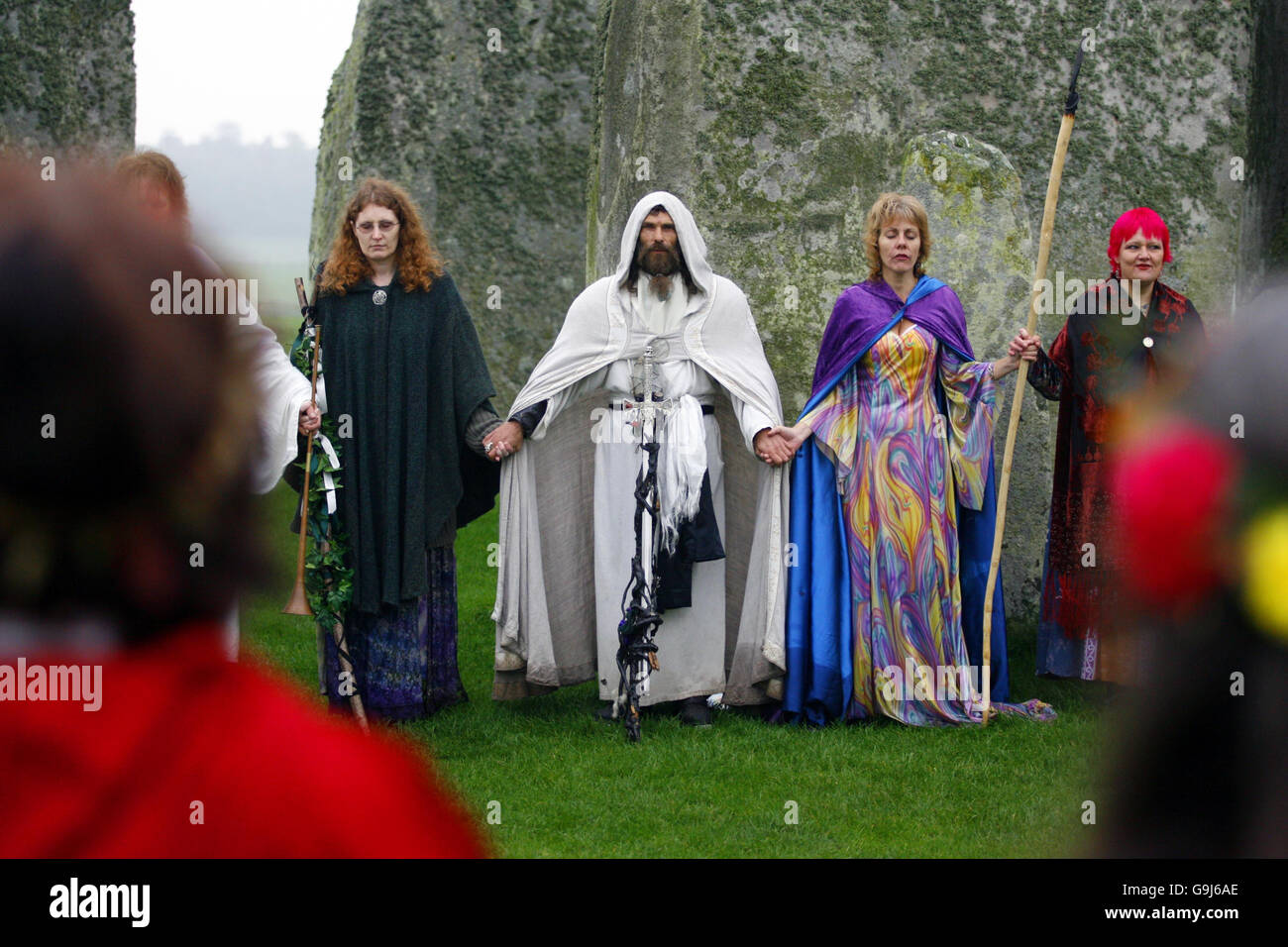 Druiden feiern Aufnahme von Stonehenge als eines der sieben Weltwunder der modernen Welt Stockfoto