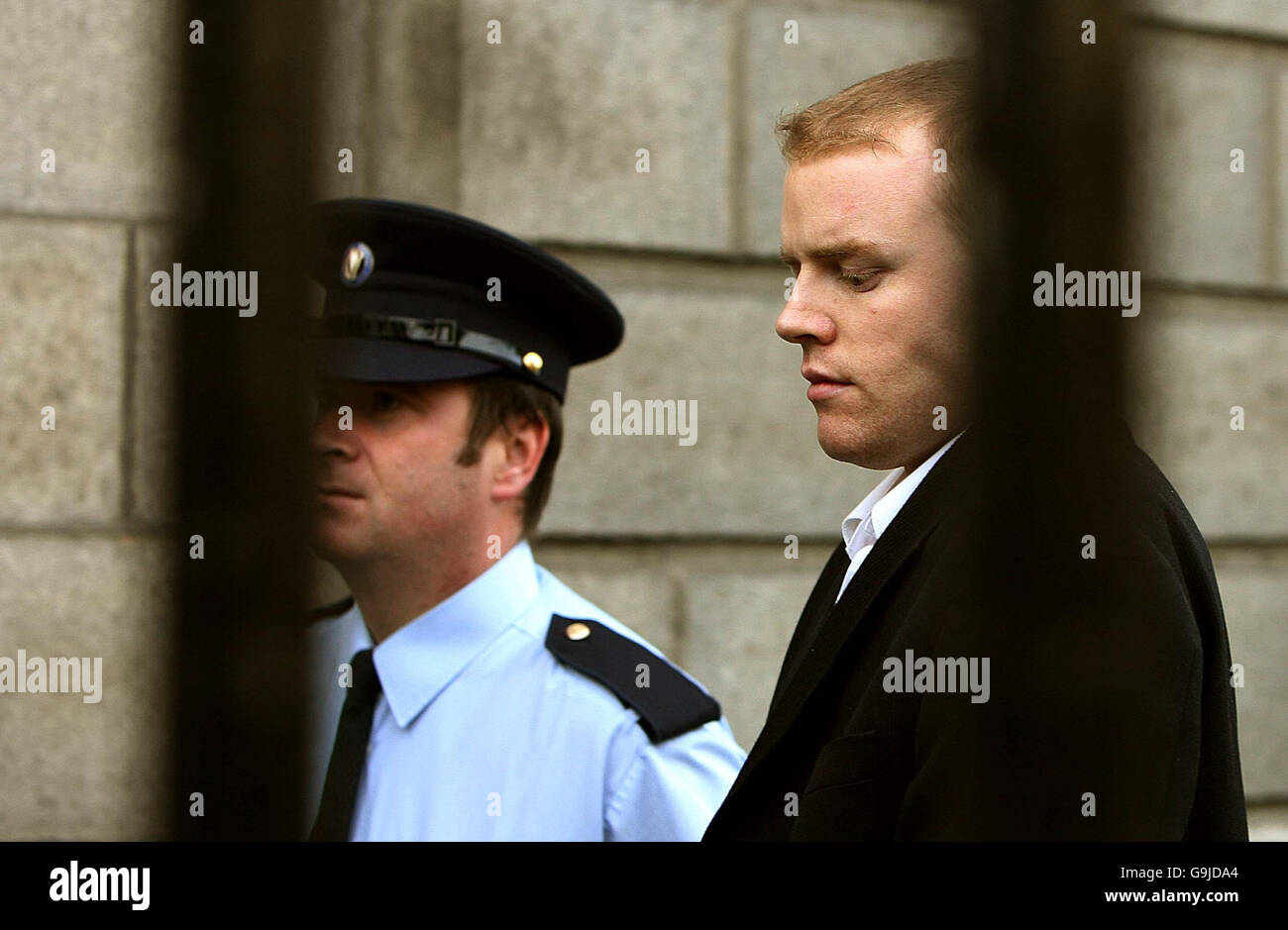 Thomas Kennedy, 21, aus Cobh, Co Cork, vor dem Central Criminal Court in Dublin, wo er in Gewahrsam genommen wurde, um vor Gericht zu erscheinen, angeklagt wegen des Mordes an seiner Freundin Sheola Keaney. Stockfoto