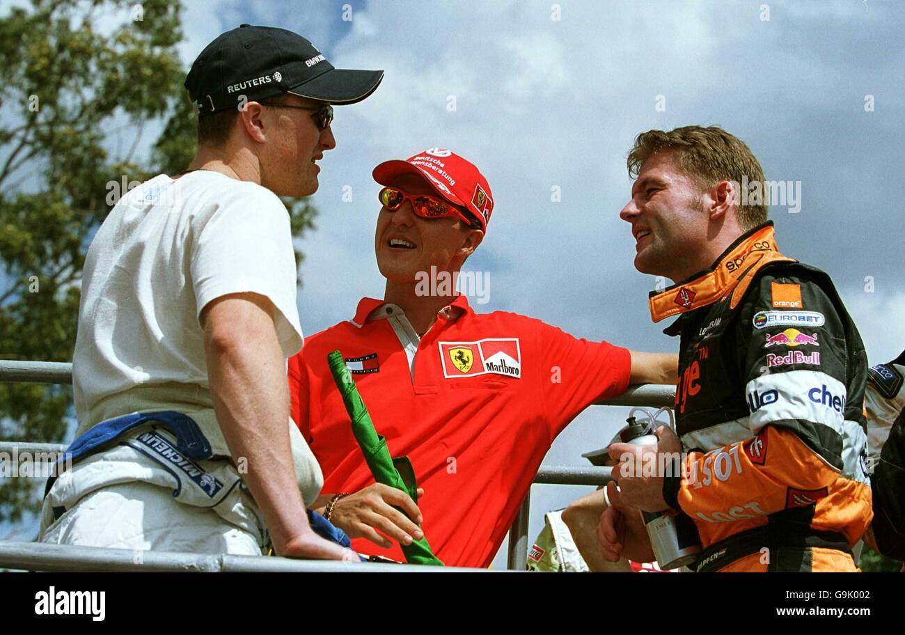 Michael Schumacher chattet mit Bruder Ralf und Jos Verstappen Die Fahrer  ziehen vor dem Großen Preis von Brasilien Stockfotografie - Alamy