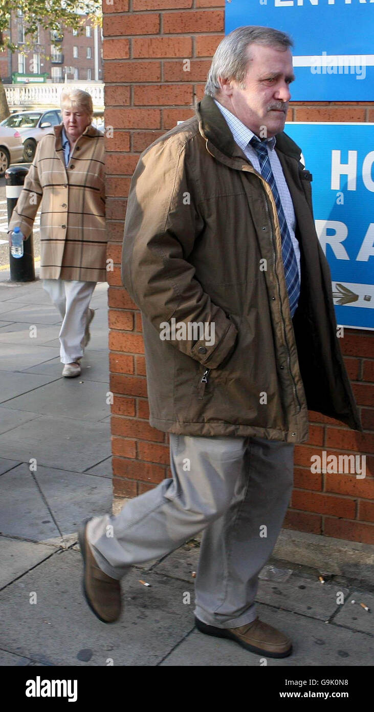 Tug-Of-Love-Entführung Auslieferung Gehör nähert sich Ende Stockfoto