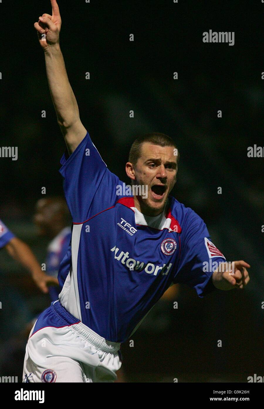 Fußball - Carling Cup - vierte Runde - Chesterfield / Charlton Athletic - Saltergate. Colin Larkin von Chesterfield feiert sein Ziel. Stockfoto