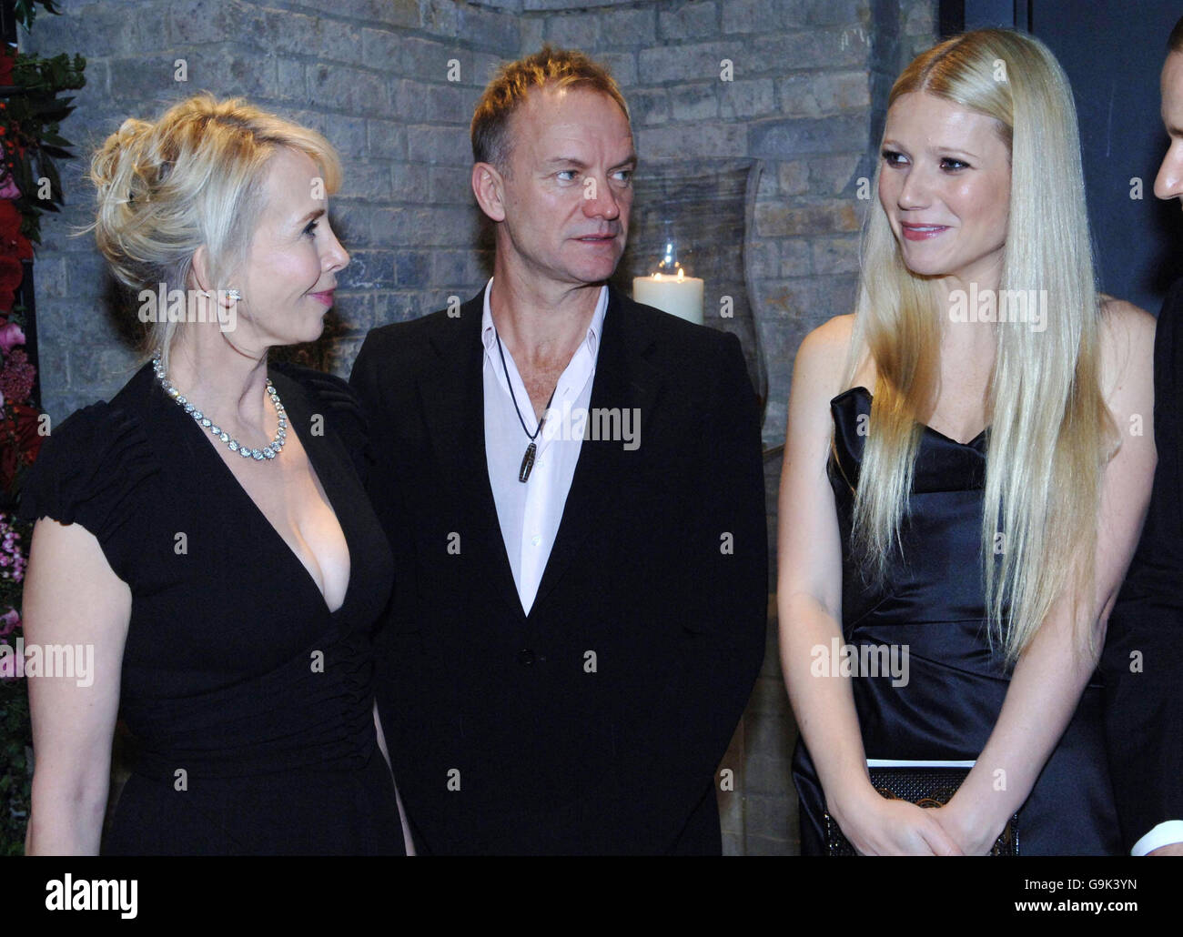 (Von links nach rechts) Trudy Styler, Sting und Gwyneth Paltrow beim Galaabend zur Feier der Arbeit des Princes Trust im Roundhouse in Camden, Nord-London. Stockfoto