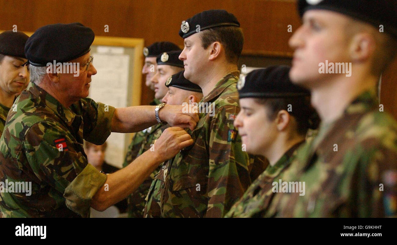 Ehepaar erhalten Irak Medaillen Stockfoto