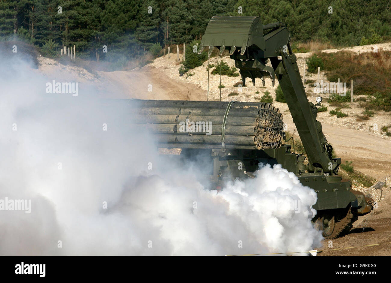 Der neue schwergepanzerte Ingenieur-Panzer Trojan der Armee im Militärausbildungsgebiet Bovington in Dorset. Stockfoto