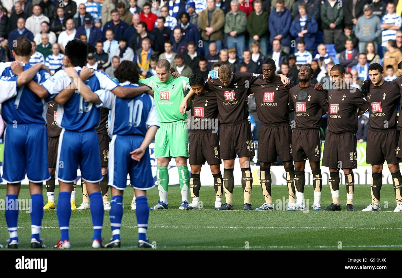 Fußball - FA Barclays Premiership - Lesung V Tottenham Hotspur - Madejski-Stadion Stockfoto