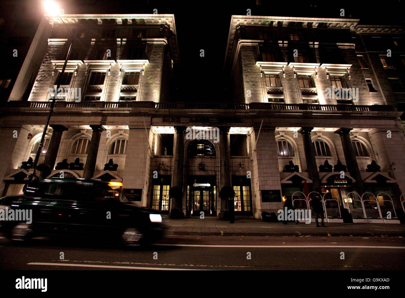 Ein allgemeiner Blick auf das Sheraton Park Lane Hotel in London, als die Polizei, die die Vergiftung des ehemaligen russischen Spions Alexander Litwinenko untersucht, ihre Suche auf das fünf-Sterne-Hotel ausdehnte. Stockfoto