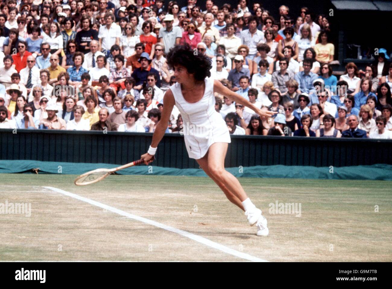 Tennis - Wimbledon 1977 - Damen-Einzel - Finale Semi - Virginia Wade V Chris Evert Stockfoto