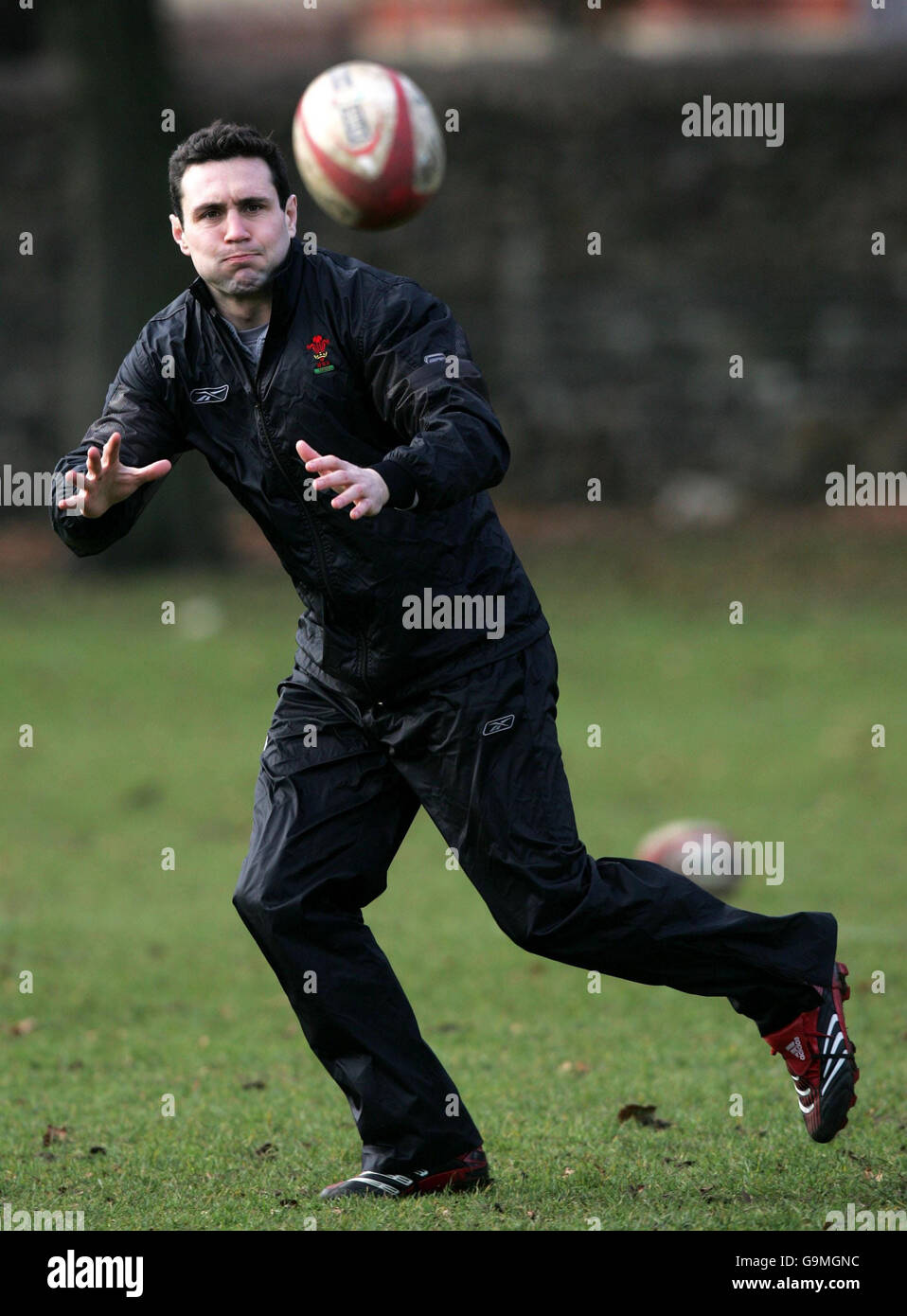 RUGBYU Wales. Stephen Jones von Wales während eines Trainings in Sophia Gardens, Cardiff, vor dem RBS 6 Nations-Spiel gegen Schottland am Sonntag. Stockfoto