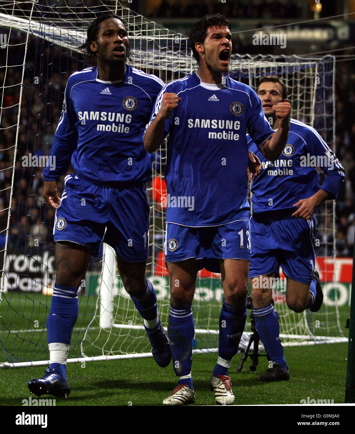 Fußball - FA Barclays Premiership - Bolton Wanderers gegen Chelsea - The Reebok Stadium. Chelsea's Michael Ballack feiert das Tor zum Auftakt gegen Bolton Wanderers Stockfoto