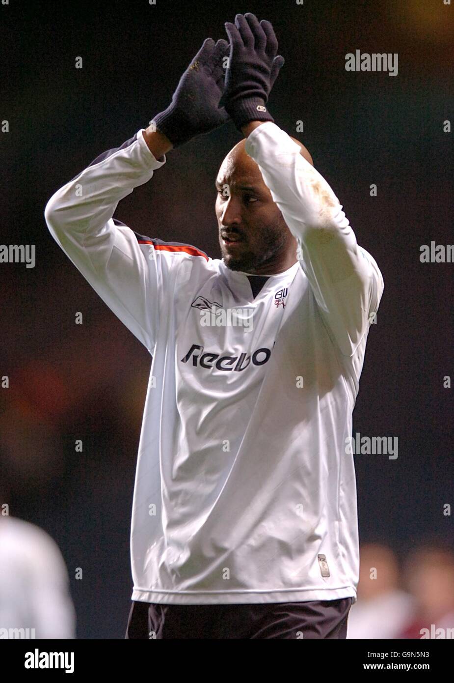 Fußball - FA Barclays Premiership - Aston Villa gegen Bolton Wanderers - Villa Park. Nicolas Anelka, Bolton Wanderer Stockfoto