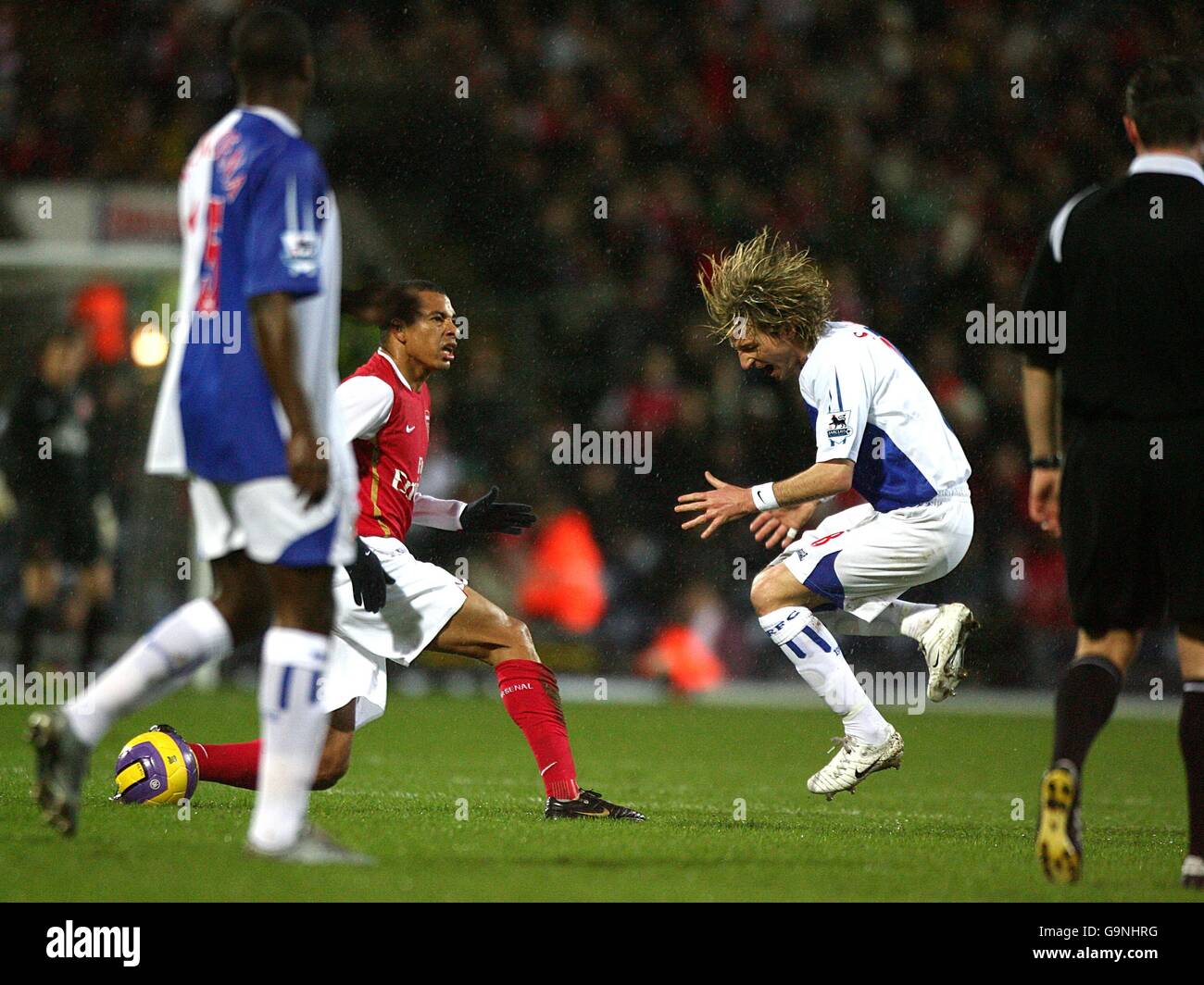 Gilberto Silva von Arsenal wird entlassen, weil er bei Blackburn ausgetreten ist Robbie Savage Von Rovers Stockfoto