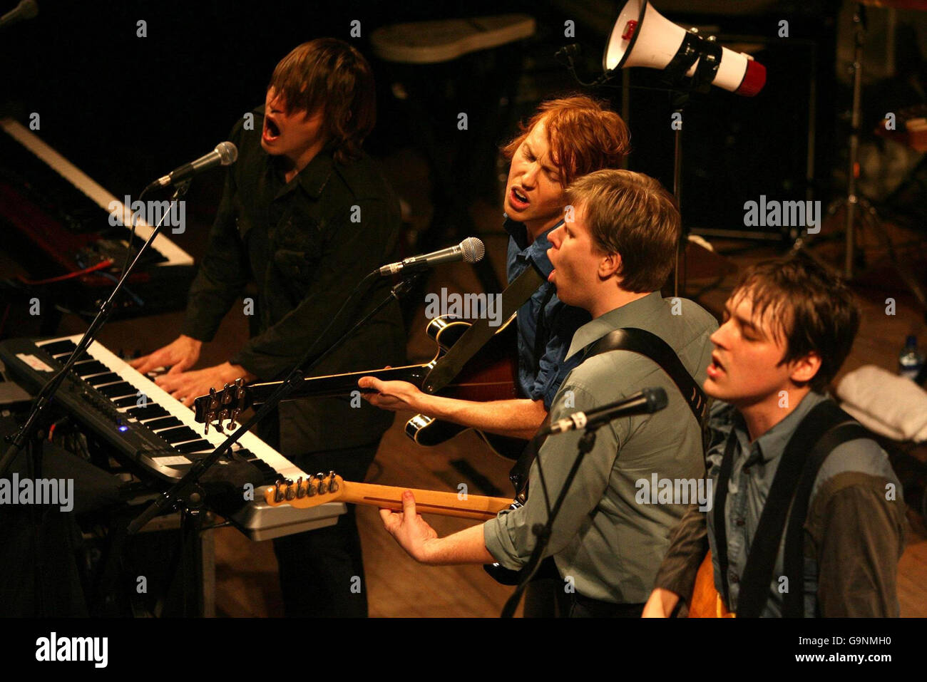 STAND ALONE PICTURE die kanadische Band Arcade Fire tritt im Zentrum von London in St. John's, Smith Square, auf. DRÜCKEN SIE VERBANDSFOTO. Stockfoto