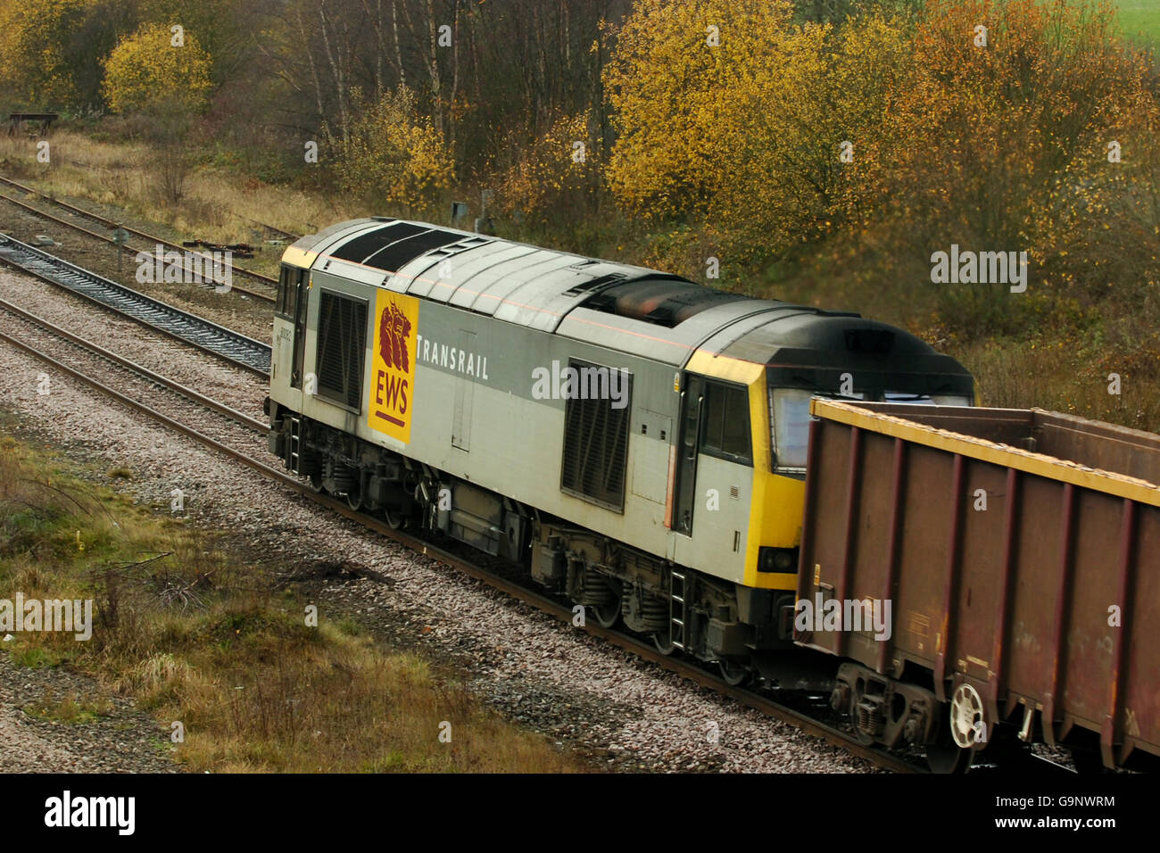 Ein EWS-Zug der Klasse 60 fährt in Richtung Süden bei Clay Kreuz Stockfoto