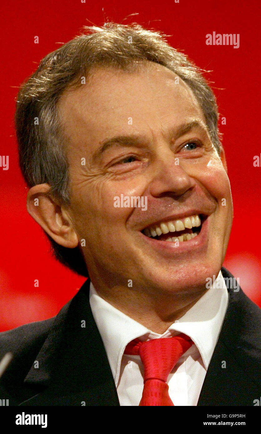 Der britische Premierminister Tony Blair spricht vor der Konferenz der walisischen Labour Party in Llandudno, Nordwales. Stockfoto