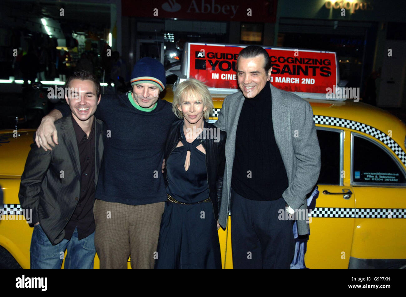 (Von links nach rechts) Martin Compston, Dito Montiel (Regisseur), Trudie Styler und Chazz Palminteri kommen zur Gala-Vorführung Eines Führers zur Anerkennung Ihrer Heiligen im Electric Cinema in Notting Hill im Zentrum von London. Stockfoto