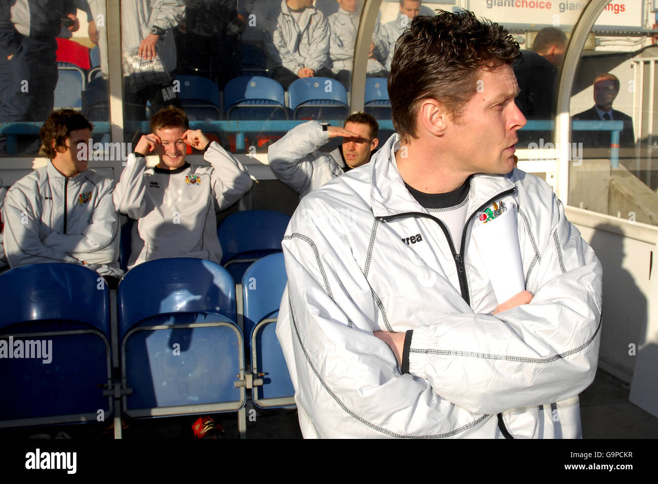 Fußball - Coca-Cola Football League Championship - Queens Park Rangers gegen Burnley - Loftus Road. Burnleys Manager Steve Cotterill war vor dem Spiel auf der Touchline Stockfoto