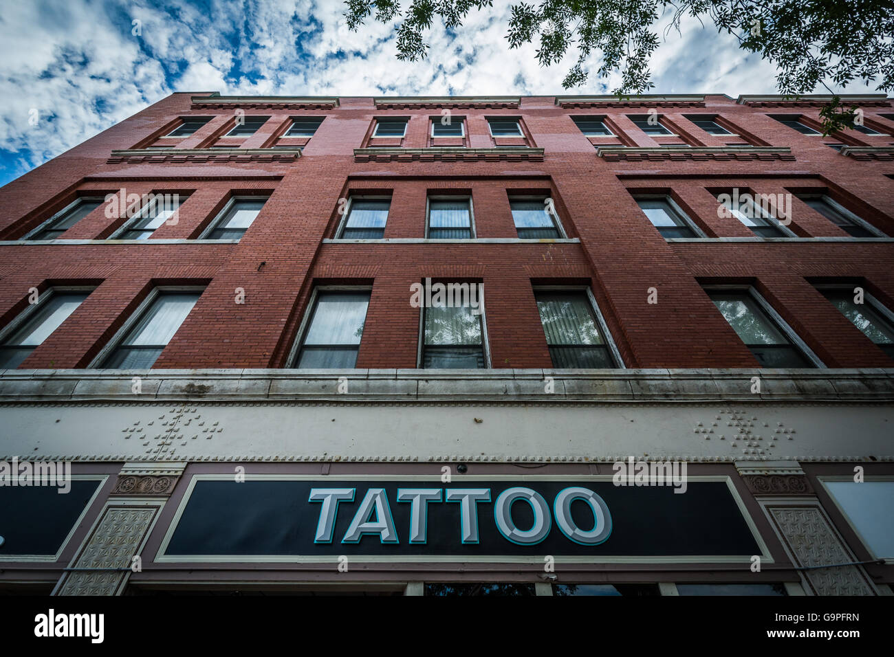 Tattoo-Studio in der Innenstadt von Dover, New Hampshire. Stockfoto