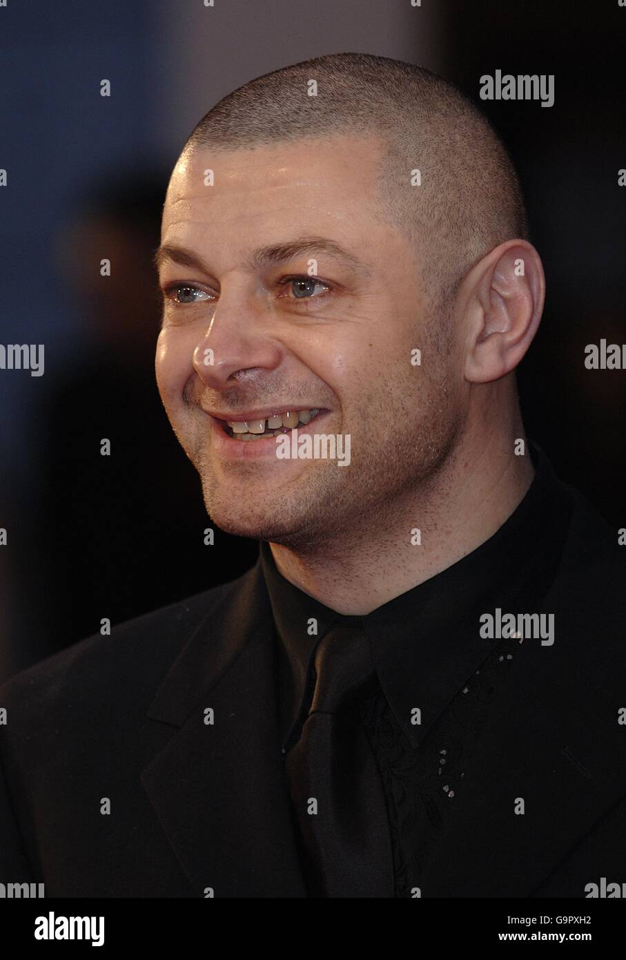 Andy Serkis kommt zu den Orange British Academy Film Awards (BAFTAs) 2007 im Royal Opera House in Covent Garden, im Zentrum von London. Stockfoto