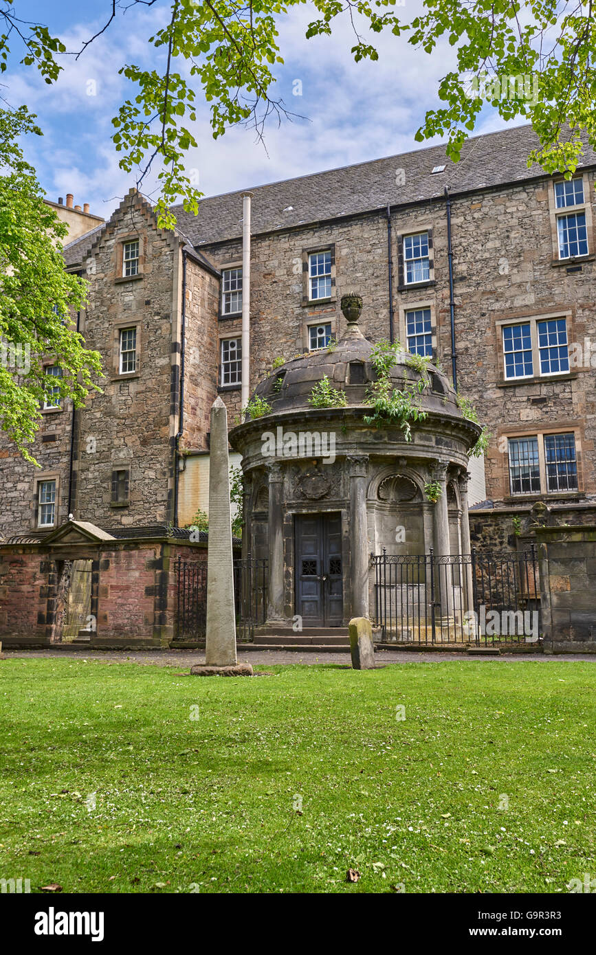 Greyfriars Kirkyard ist der Friedhof rund um Greyfriars Kirk in Edinburgh, Schottland. Stockfoto