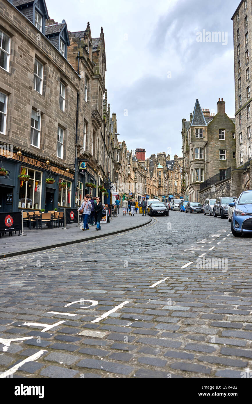 Cockburn Street ist eine malerische Straße in der Altstadt von Edinburgh Stockfoto