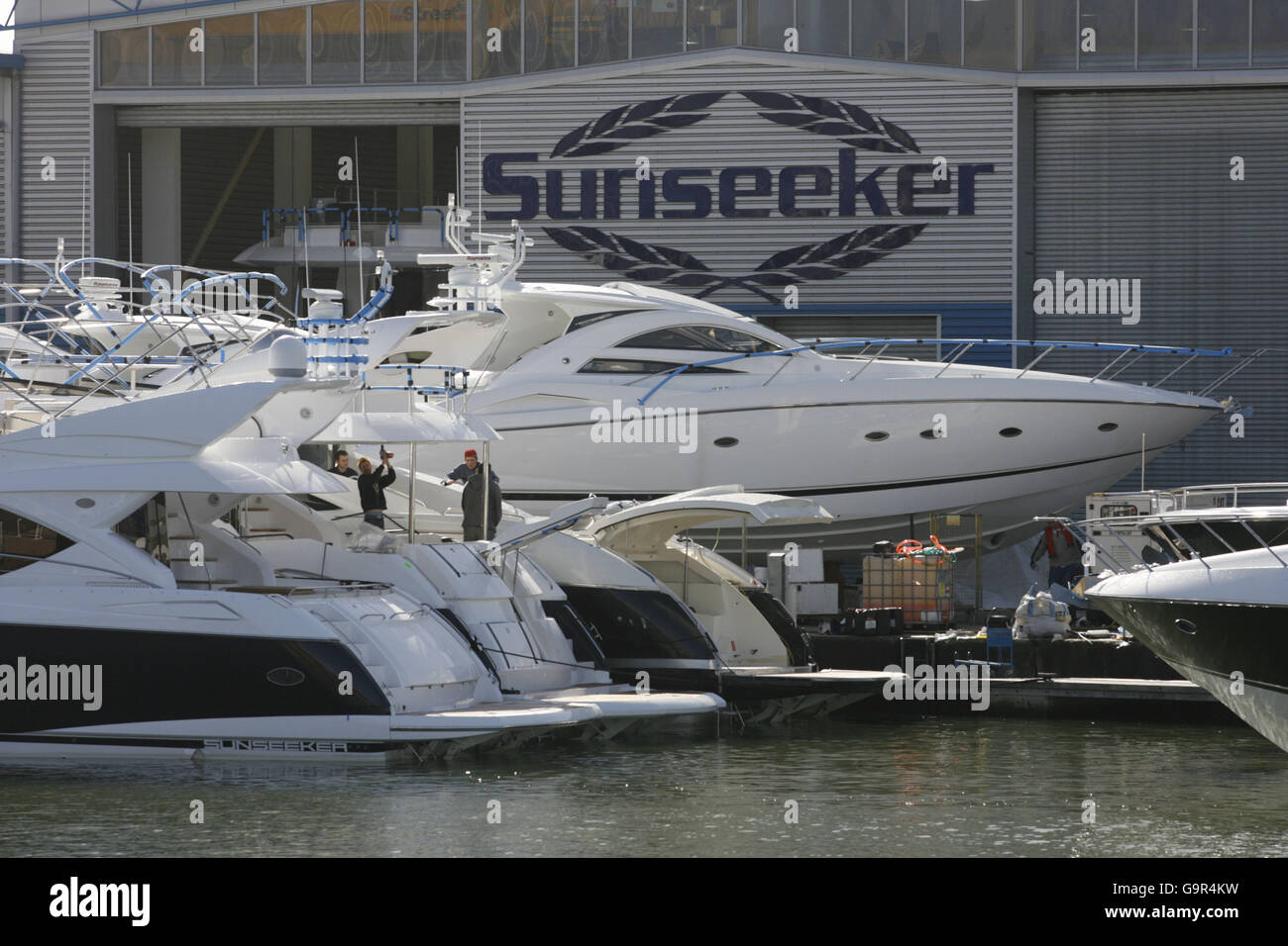 Allgemeine Ansicht des Hofes in Poole, Dorset, wo Luxusyachten von der lokalen Firma Sunseeker hergestellt werden. DRÜCKEN SIE VERBANDSFOTO. Bilddatum: Mittwoch, 7. März 2007. Bildnachweis sollte lauten: Chris Ison/PA Wire. Stockfoto