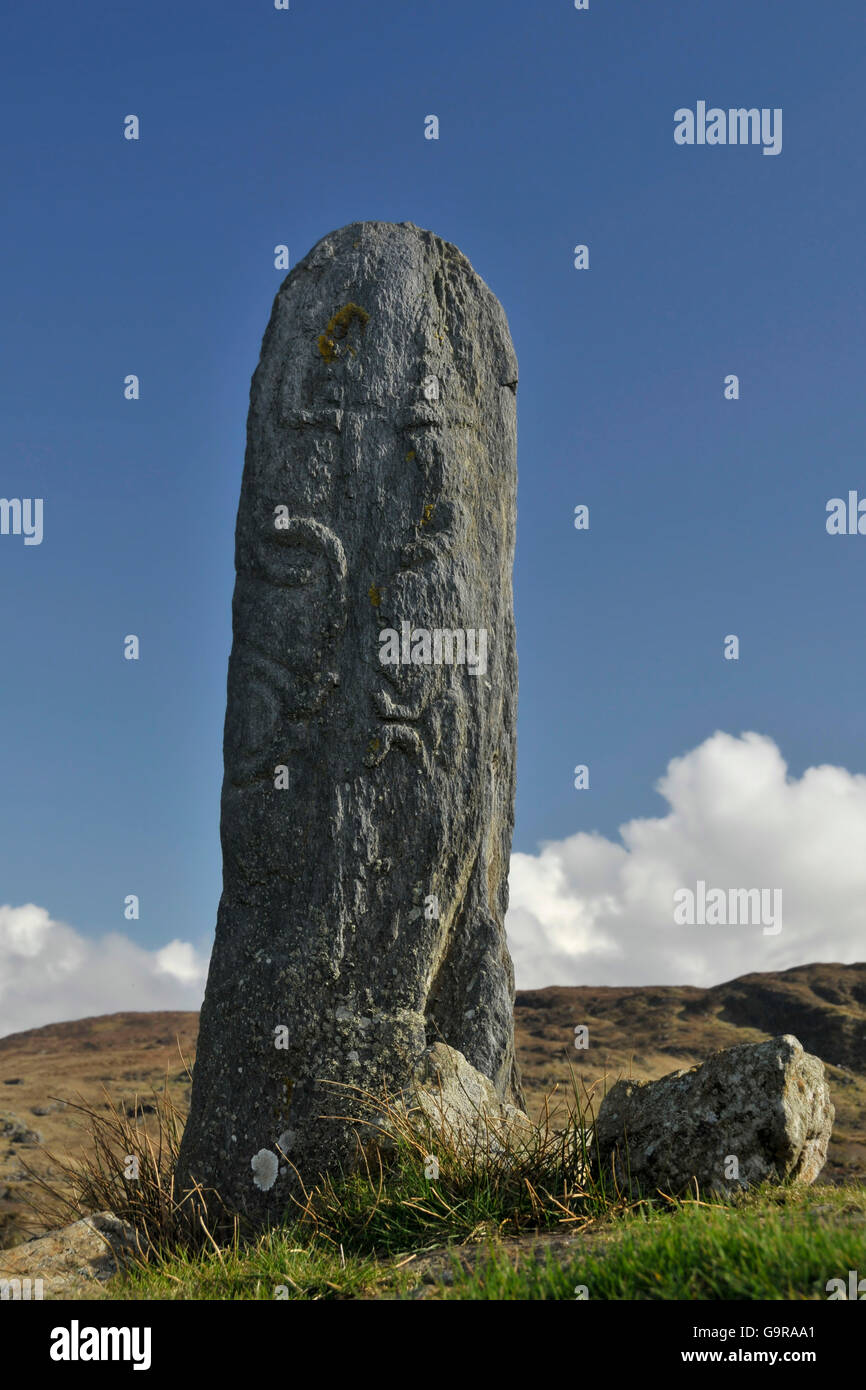 Turas, Glencolmcille, County Donegal, Irland / Gleann Ghettoverwaltung Cille / Glencolmcille / Standing Stone Stockfoto