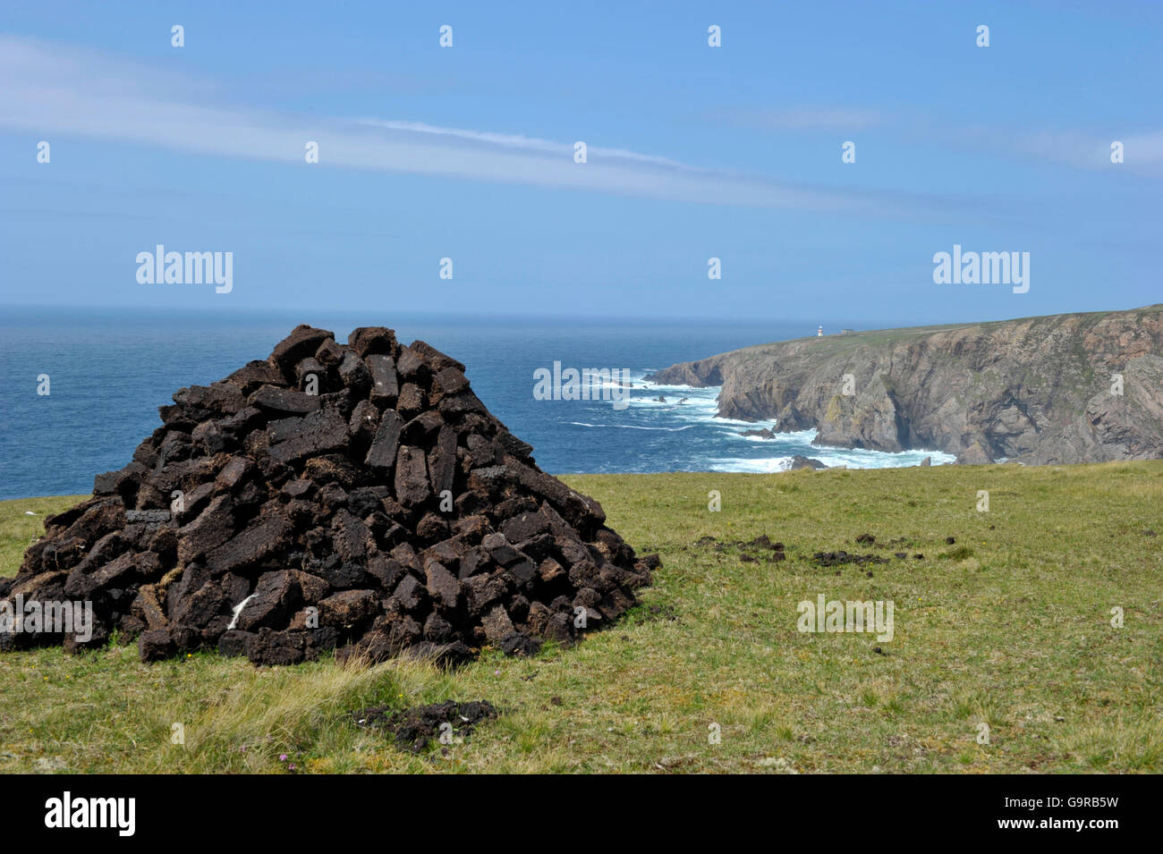 Torf, Insel Arranmore, County Donegal, Irland / Aran Island, Rasen Stockfoto